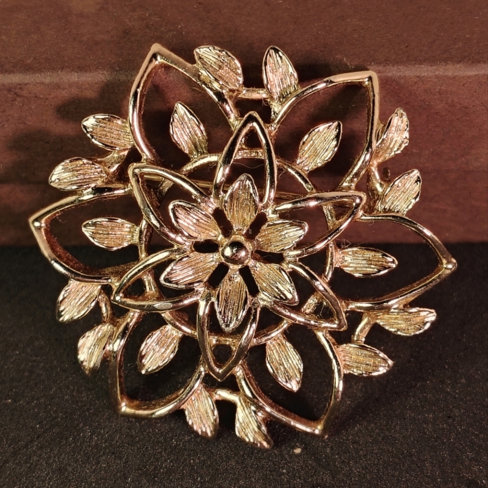 Sarah Coventry Brooch Pin 1960's Star Snowflake Pattern